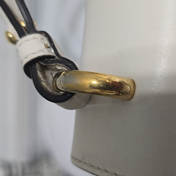 GUCCI SMALL SYLVIE WHITE CALFSKIN SHOULDER BAG - Picture 6 of 17